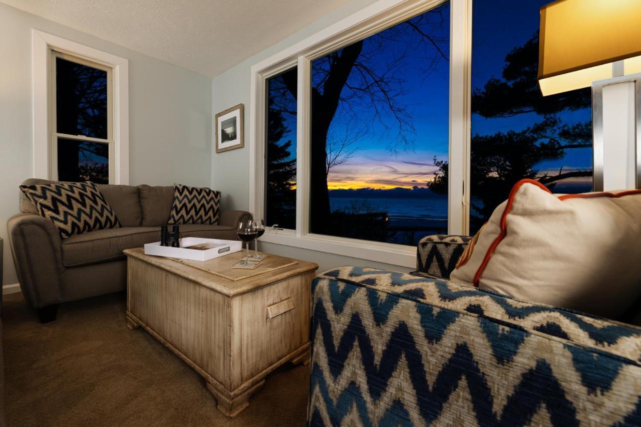 Looking Glass Beachfront Inn Grand Haven Εξωτερικό φωτογραφία