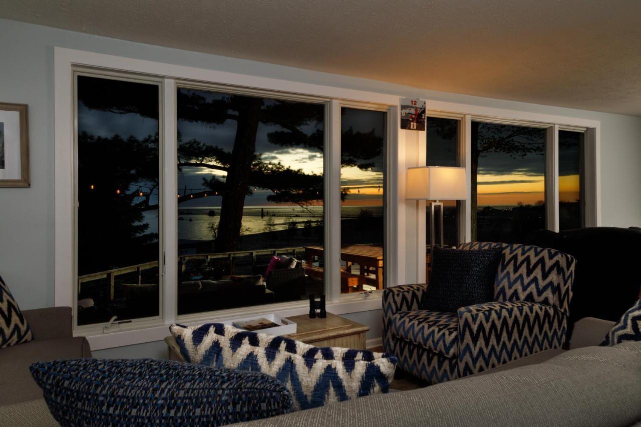Looking Glass Beachfront Inn Grand Haven Εξωτερικό φωτογραφία